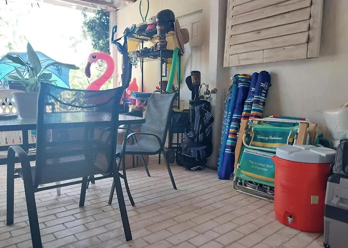 Private Guest House 2 Bedrooms & 2 Baths Near Grace Bay Beach & Long Bay Beach.